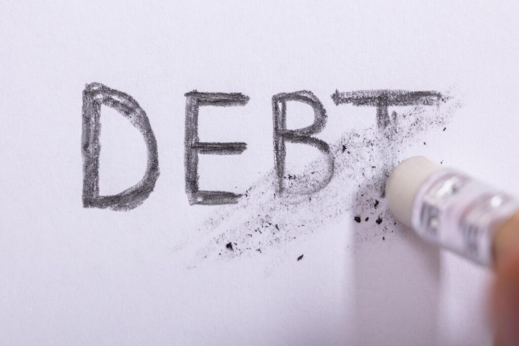 4 More Dividend Paying Stocks With No (Or Almost No) Debt