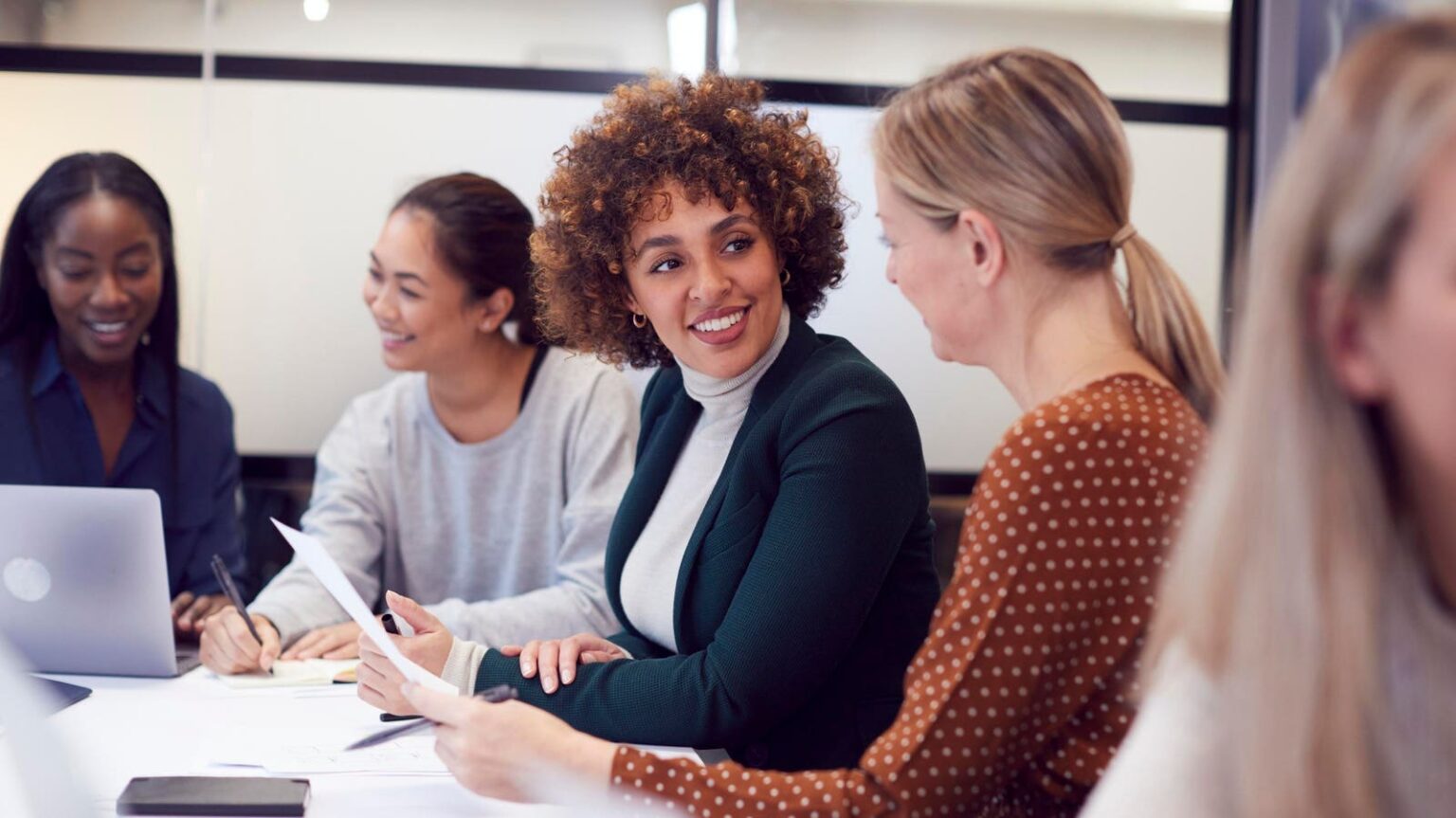 5 ChatGPT Prompts To Reveal Your Leadership Style (Inspire Your Team)