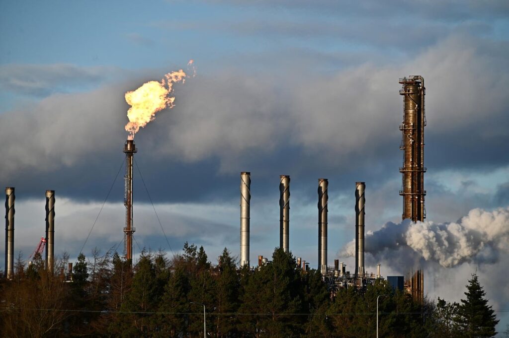 CalPERS Plans No Confidence Vote At Exxon, Cites ‘Schoolyard Bullying’
