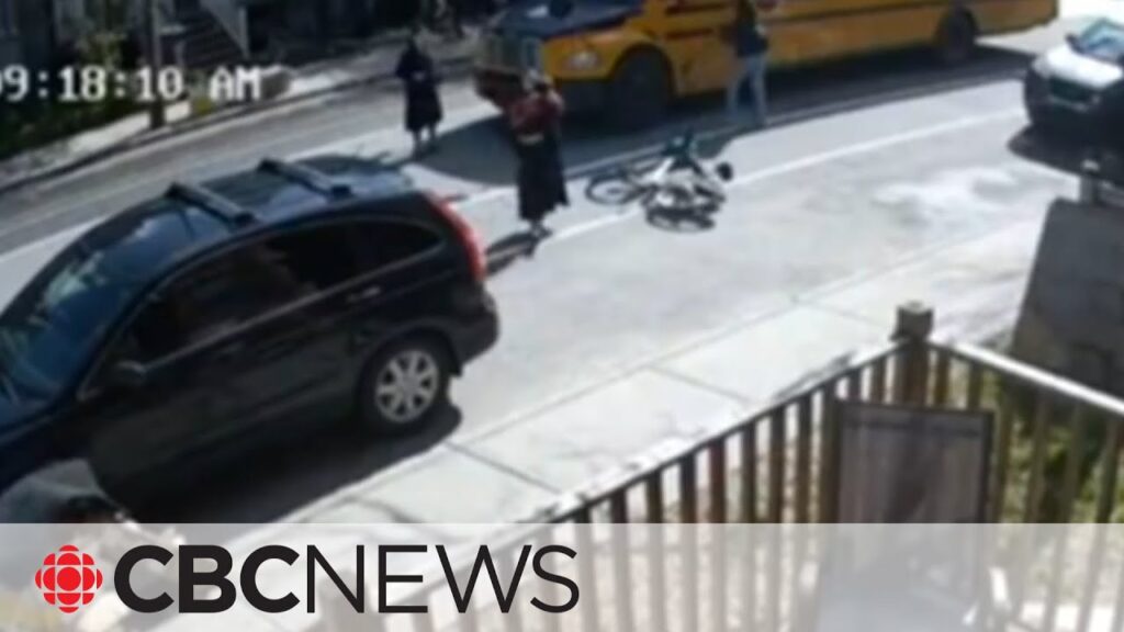 Montreal cyclist hits child after not stopping for school bus