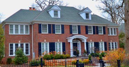 ‘Home Alone’ house in Chicago suburbs hits the market