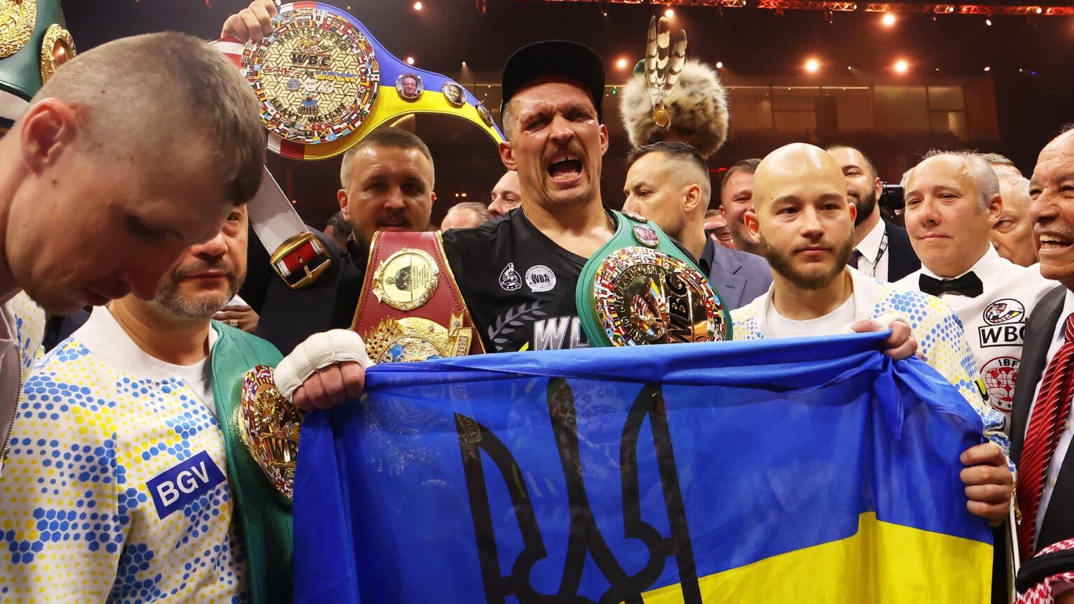 Oleksandr Usyk becomes first ever four-belt undisputed heavyweight champion with split-decision win over Tyson Fury