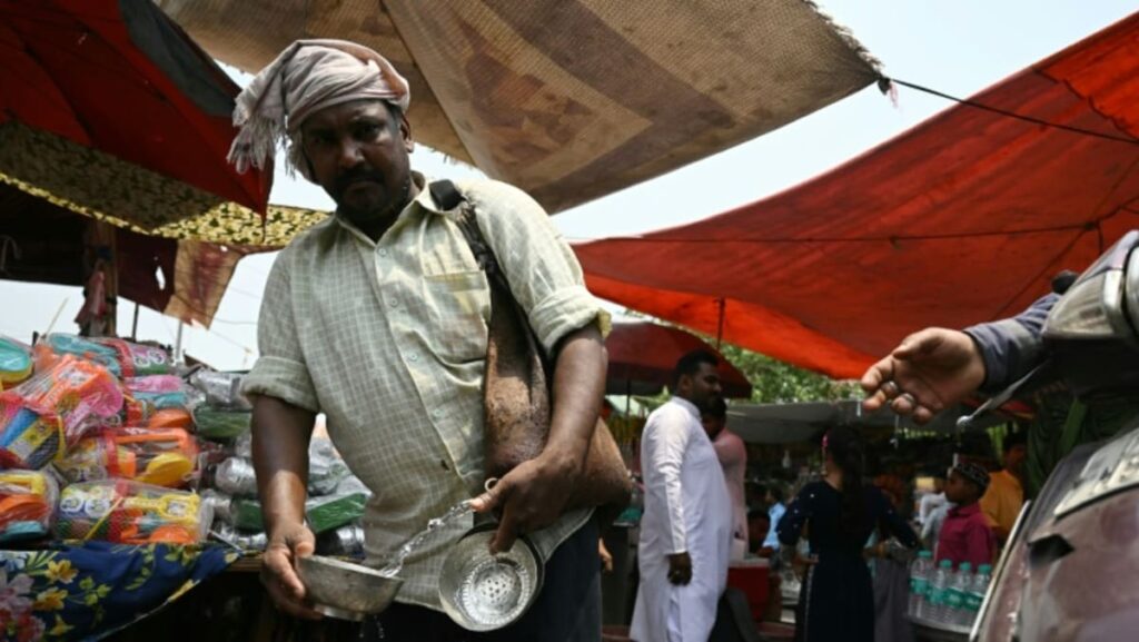 India shuts schools as Delhi sizzles at 47°C