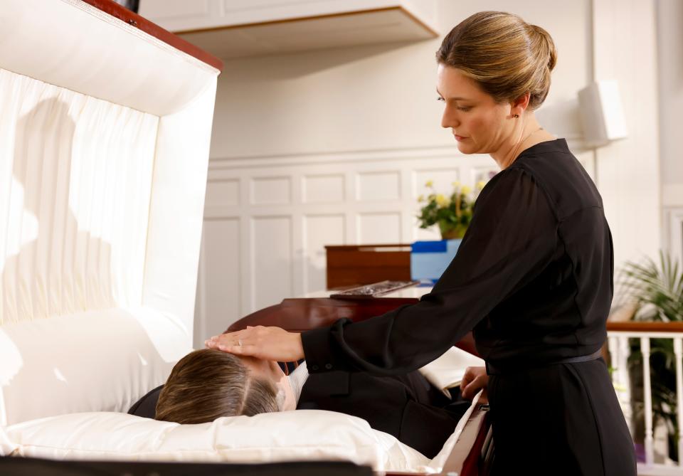 Lance Barber as George Sr. and Zoe Perry as Mary.