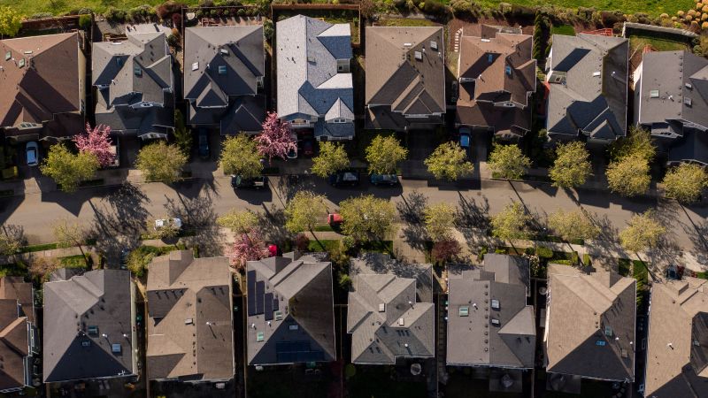 Mortgage rates fall for the third straight week, dipping below 7%