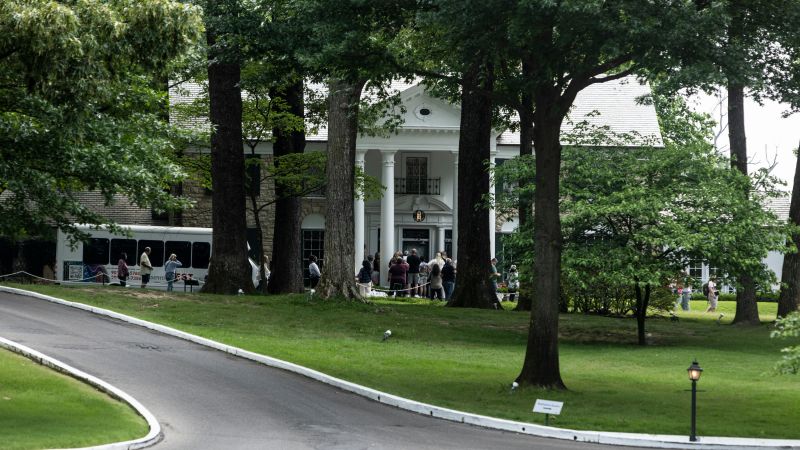 It looks like someone tried to steal Graceland, possibly one of the dumbest crimes ever