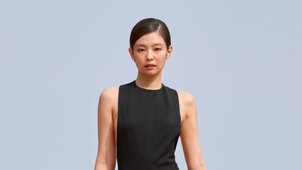 Jennie Kim Makes Her Runway Debut at the Jacquemus Fall 2024 Show