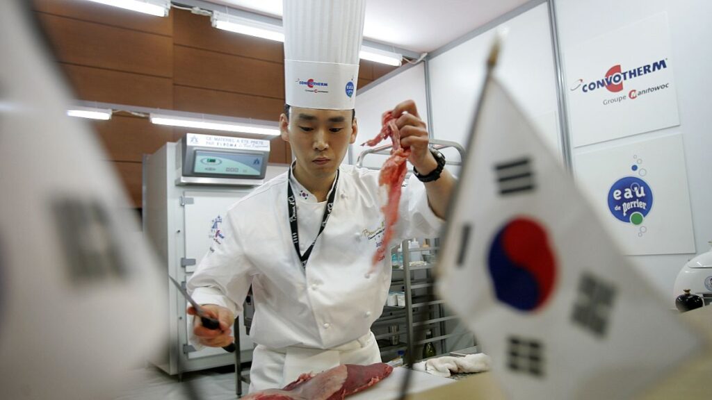 South Korea settles beef over meat imports, slowly