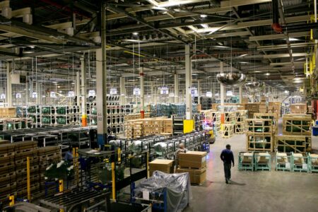 China Glass Maker Rides Auto Industry Boom