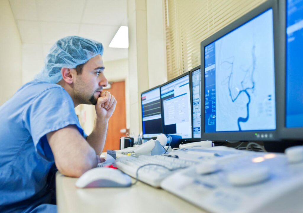 How Employee Recognition Can Improve The Healthcare Industry