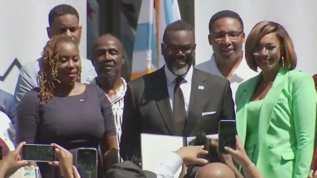 Chicago Mayor Brandon Johnson announces reparations task force, blasts ‘systemic racism’ in Juneteenth speech