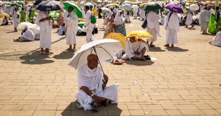 After Hajj Deaths, Egypt Suspends Companies That Took Pilgrims to Mecca