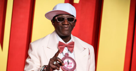 Flavor Flav ordered Red Lobster’s entire menu to ‘save’ the chain
