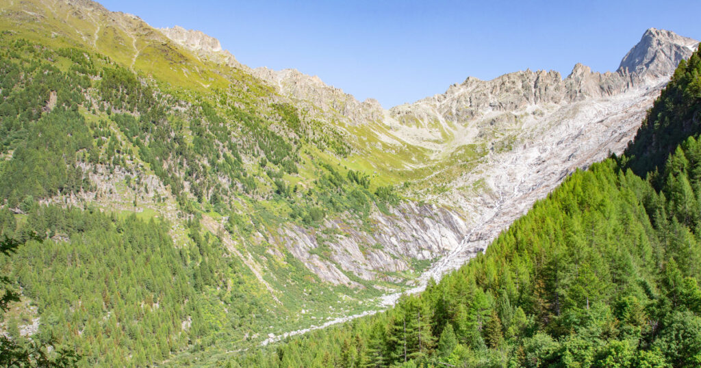 American Teen Falls To Her Death While Sightseeing in Switzerland