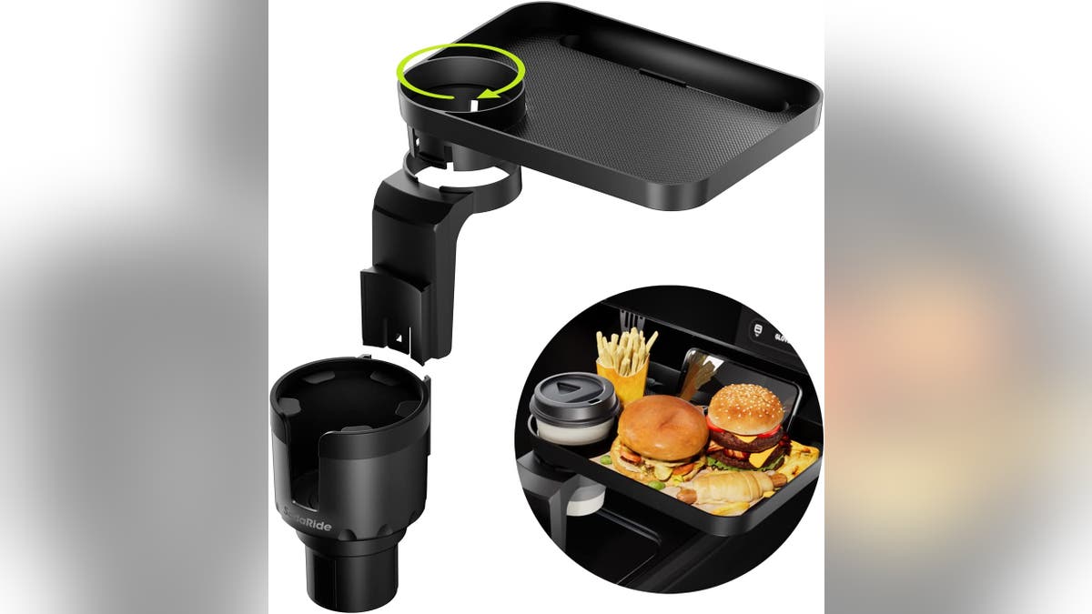 Get easy access to your drinks and snacks.