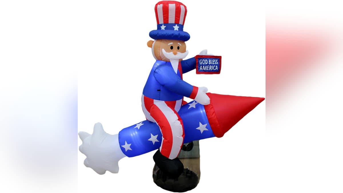 Fourth of July lawn decorations add even more fun to the party.