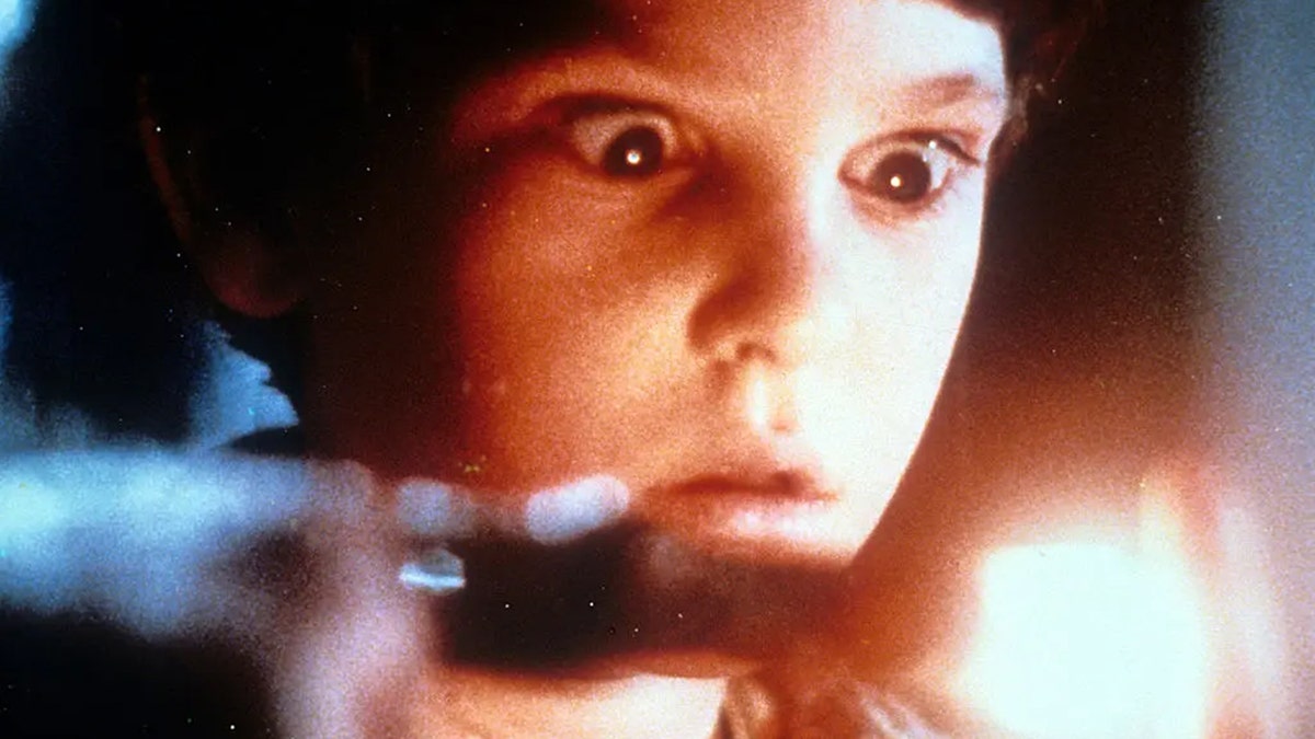 Young Henry Thomas