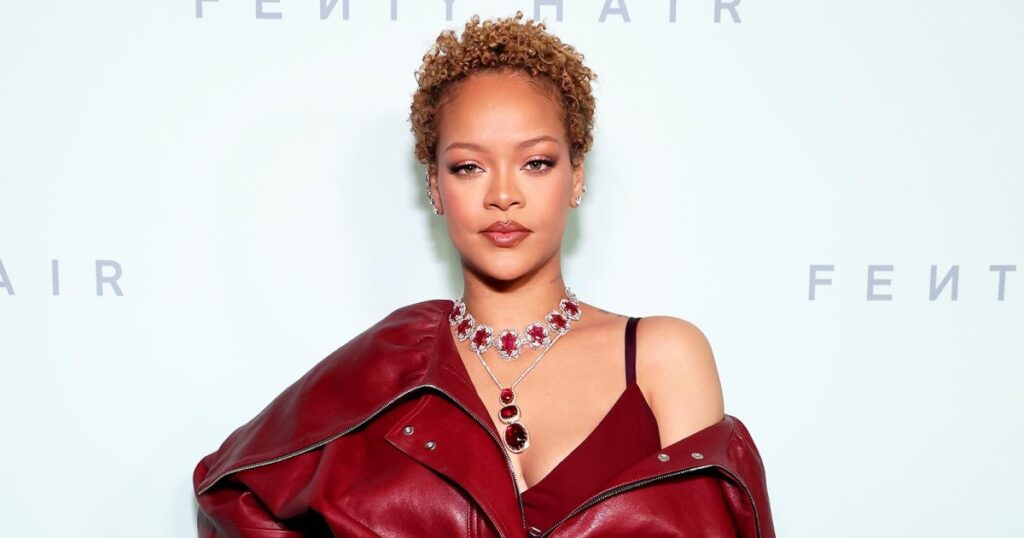 Rihanna Clarifies That She Is Not Retiring After Wearing ‘I’m Retired’ T-Shirt: ‘I’m Starting Over’
