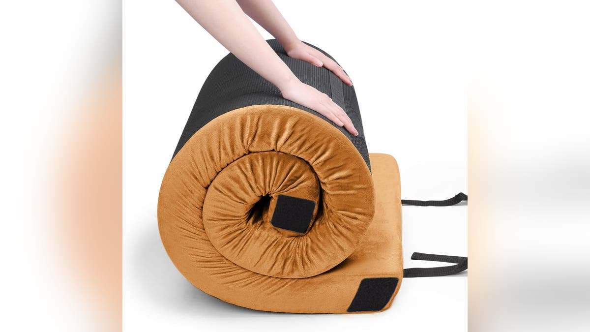 This foam mattress is easy to pack.