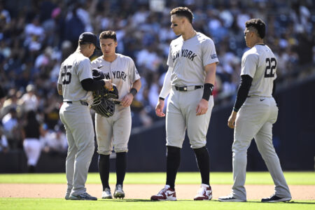 Yankees’ Gleyber Torres Exits Thursday’s Game vs Orioles With Injury