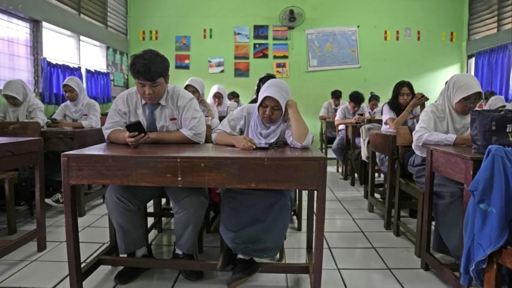‘Do they need it?’ Influencer scholarships in Indonesia spark concerns about use of student aid