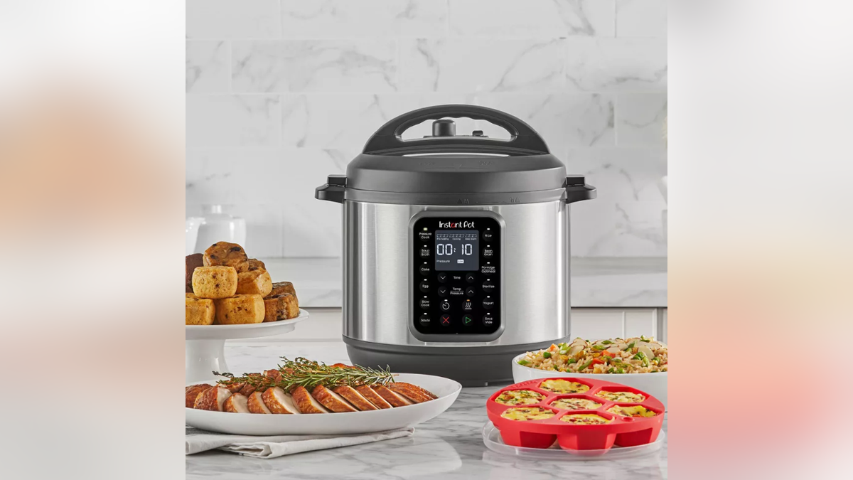 Cook entire meals quickly.