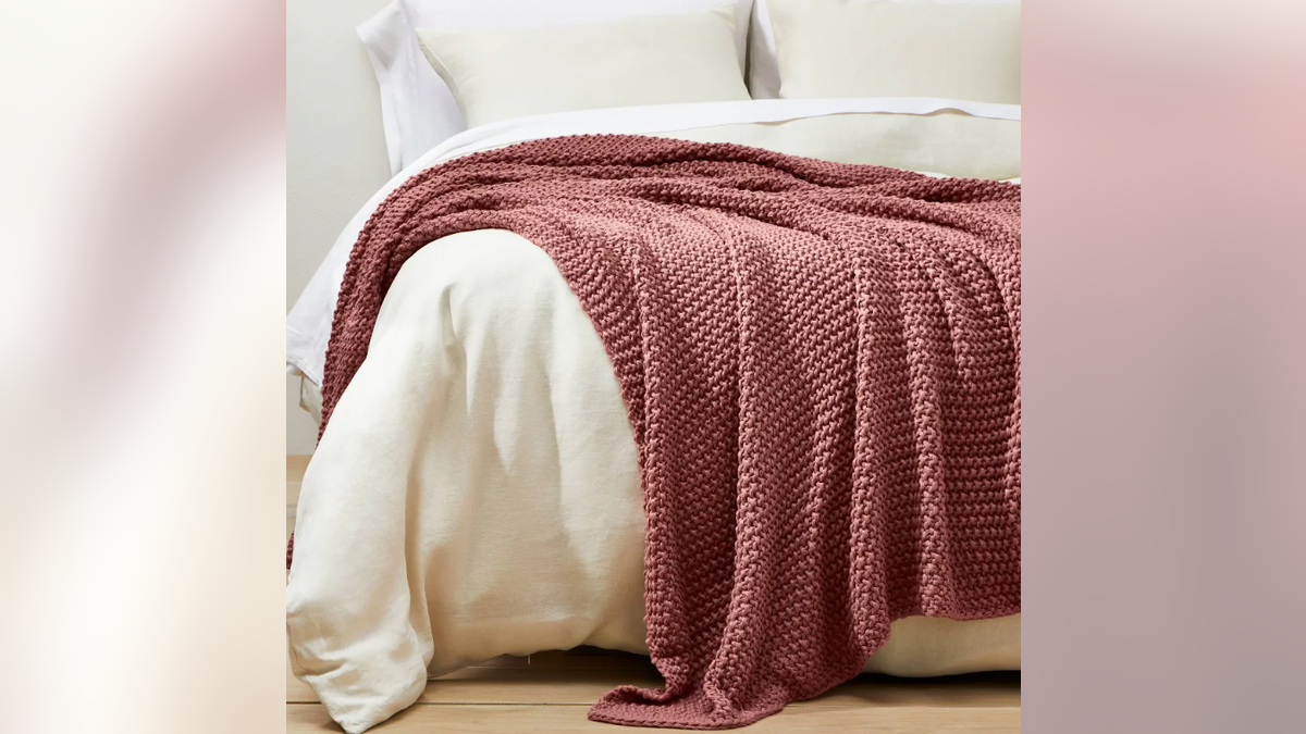Stay warm this upcoming winter with a chunky blanket.