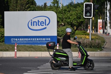 Will Intel’s AI And Foundry Bets Reverse The Stock’s 38% Slump This Year?