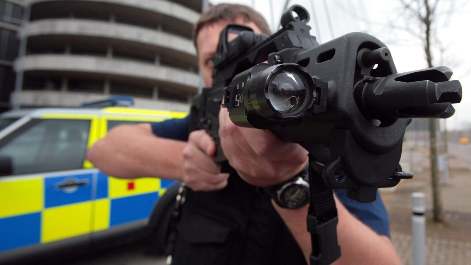 Does Reducing Cash Mean More Or Less Crime In Society?