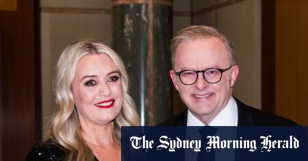 Anthony Albanese set for dinner with Clive Palmer at The Lodge after charity auction