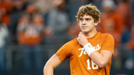 Texas’ Arch Manning tries to put concerns about potential transfer to rest