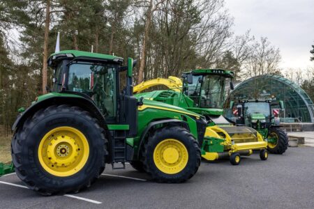 Will Deere Stock Rebound To Its 2022 Highs Of Around $440?