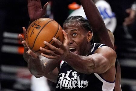 Kawhi Leonard Withdraws From U.S. Olympic Team Because Of Knee Issues