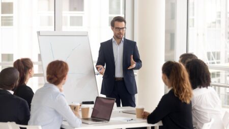19 Tips For Entrepreneurs To Fundraise Successfully