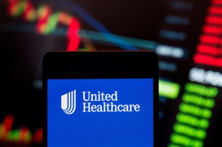 Should You Pick UnitedHealth Stock At $575 After A Q2 Beat?