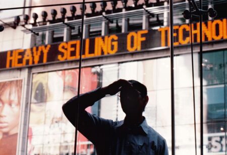 Technology Stocks Sink Despite Better Earnings