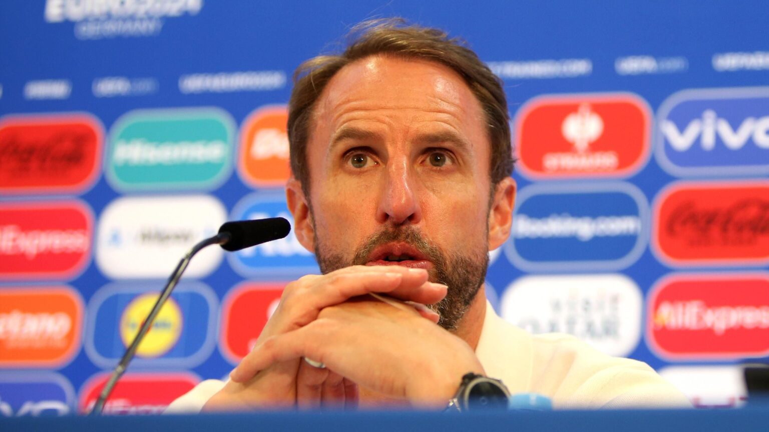 Football news live – Build-up to England game with rumours of back three switch, Liverpool eye Teun Koopmeiners swoop