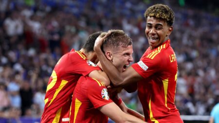 Spain 2-1 France – Lamine Yamal scores stunner as Spain come from behind to edge France and reach final