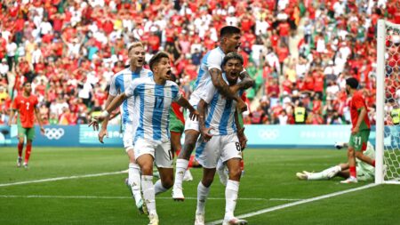Paris 2024: ‘Wow!’ – Wild scenes as Argentina celebrate equaliser against Morocco – but it later gets ruled out – Football video