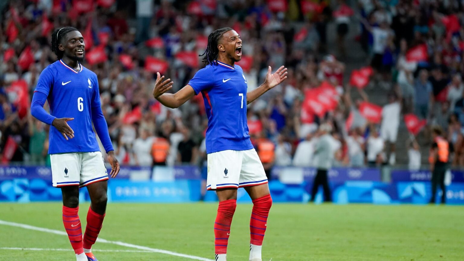 Paris 2024: ‘What a strike’ – France double their lead over USA through Michael Olise’s wonderful curled strike – Football video
