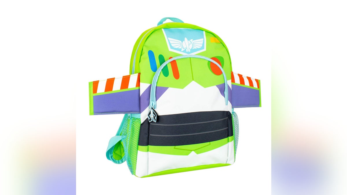 Help your child fly with their own Buzz Lightyear bag.