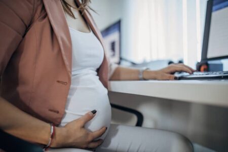 This Pregnant Woman’s Boss Made Her Sit In A Meeting For Hours Even Though She Was In Active Labor. Now, Her Coworkers Are Saying She “Overreacted” For Reporting Him