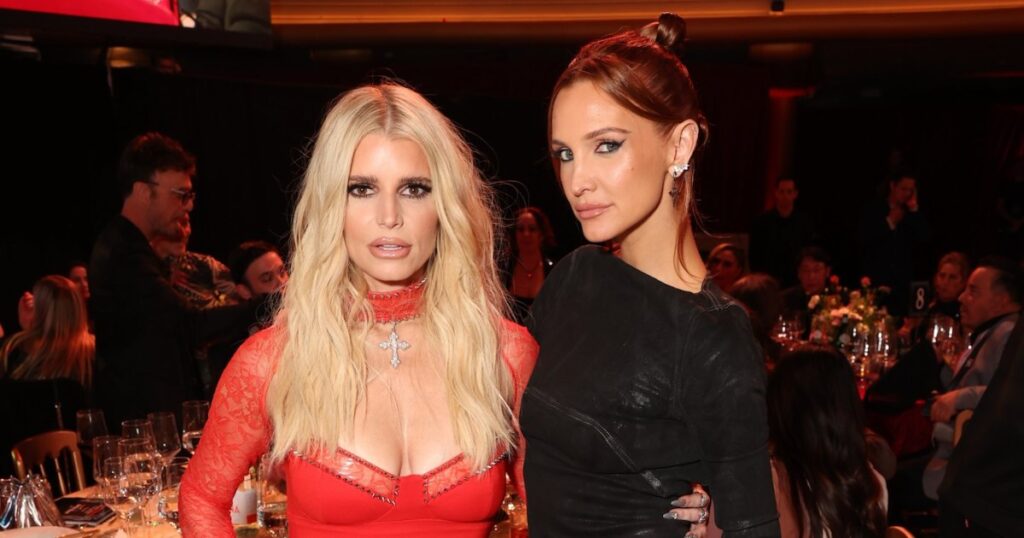 Jessica Simpson Fangirls Over Ashlee Simpson’s Return to Music, Wants Sisters to ‘Tour Together’