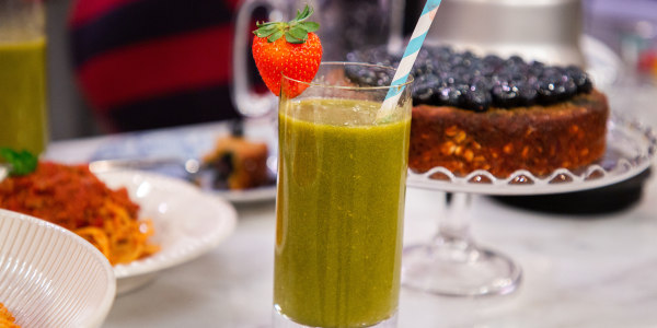 Healthy Strawberry-Mint Smoothie