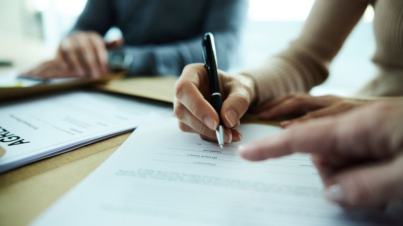 Judge delays ban on noncompete agreements for small number of employers