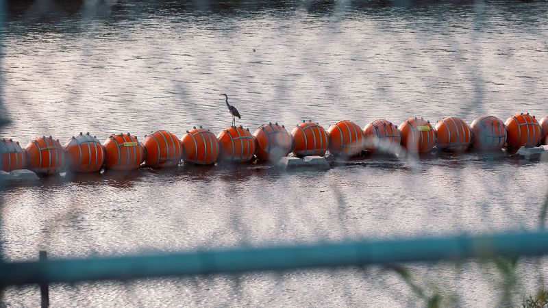 Texas gets win from full appeals court in dispute with DOJ over buoys in Rio Grande