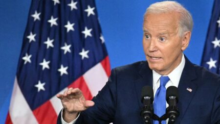 Analysis: Democrats keep piling on as Biden stands firm