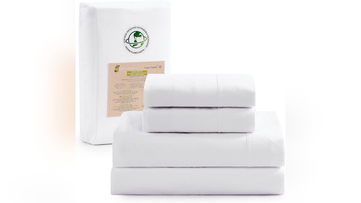 This sheet set is made of 100% organic cotton.