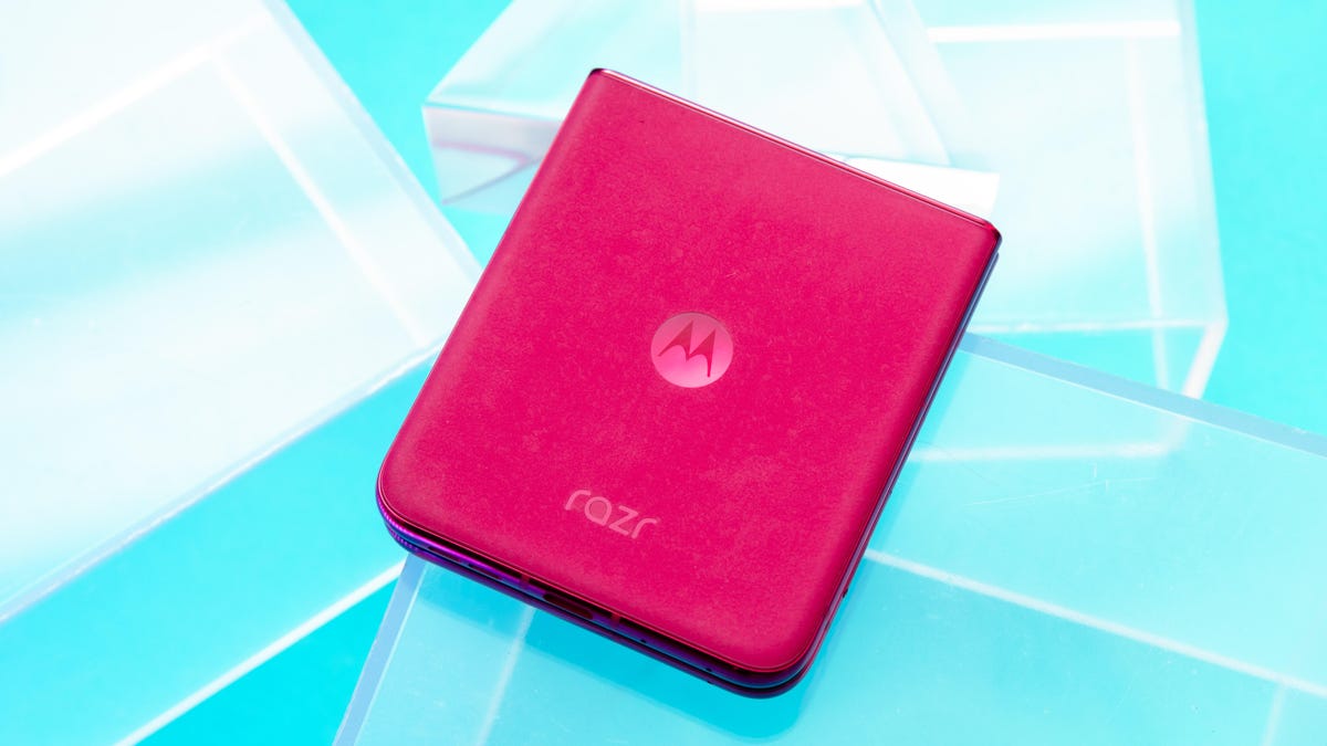 Motorola Razr Plus 2024