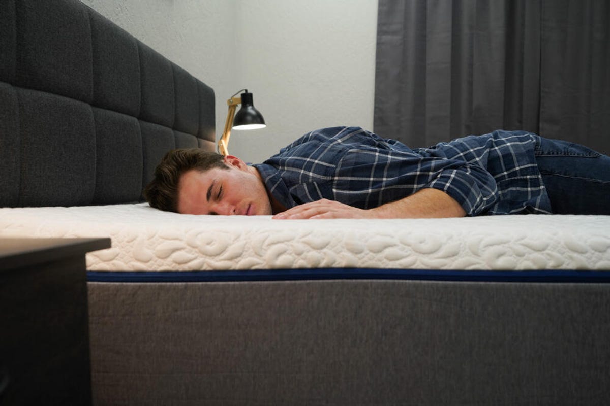 novosbed-mattress-2024-stomachsleeper-jg-2